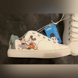 NWT Disney Mickey & Friends Children’s Character Sneakers Sz 3